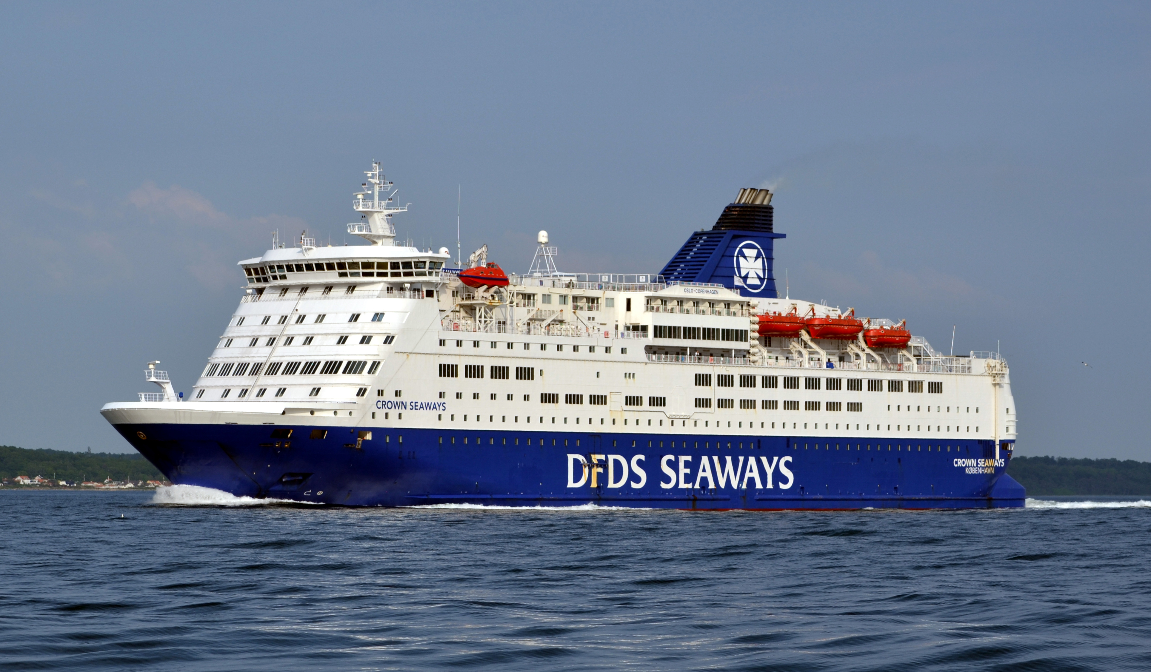 Crown Seaways (5  2016) Tom Jones