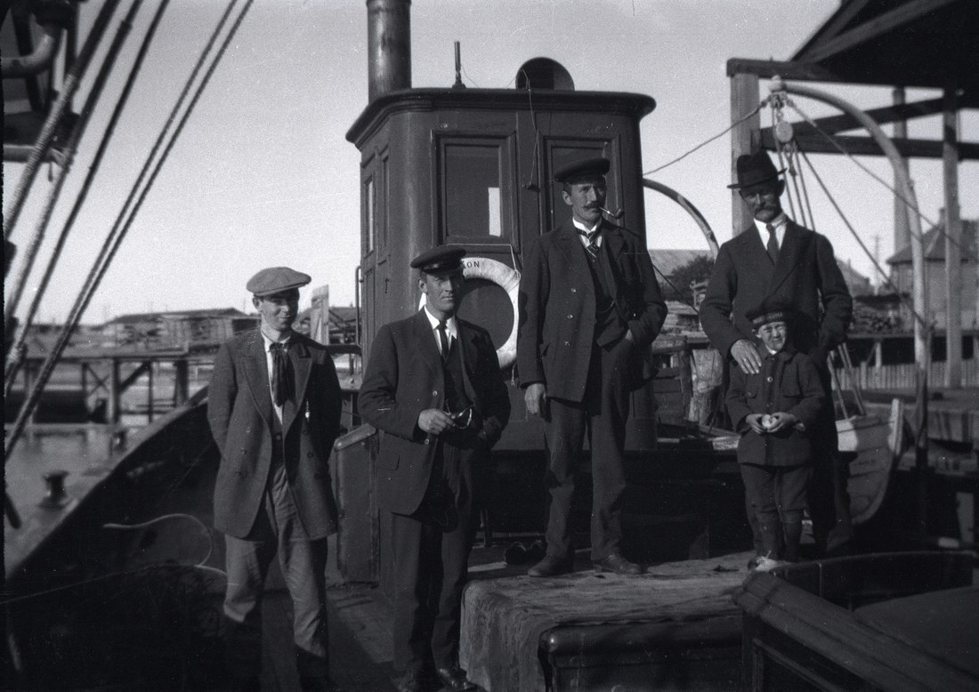 Trones Akter Lite Trones Akter Lite