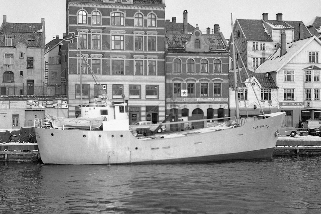 Slottheim (1958) i original skikk Slottheim (1958) i original skikk