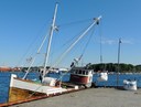 Løfjell Laster Sekker Med Veigrus Ved Jordenholmkaia I Stavanger 18-6-13 Skipper Bjarne Middelton Skal Til Kalvøy Med Lasten Bh Løfjell Laster Sekker Med Veigrus Ved Jordenholmkaia I Stavanger 18-6-13 Skipper Bjarne Middelton Skal Til Kalvøy Med Lasten Bh