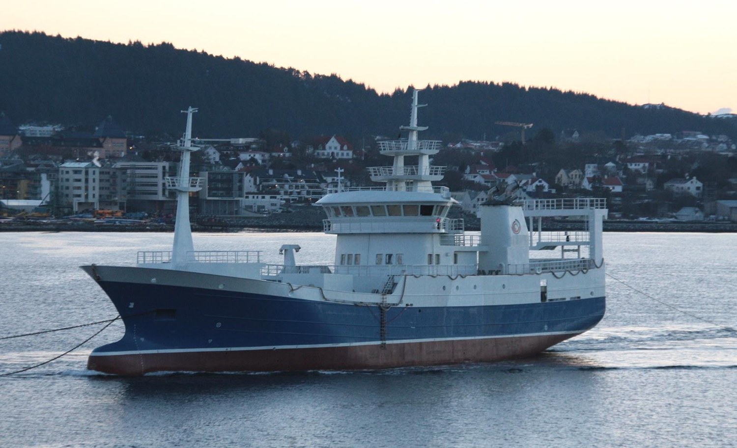 Nye Liafjell Under Slep Nordover Karmsundet 22  Des  201 (A J K )