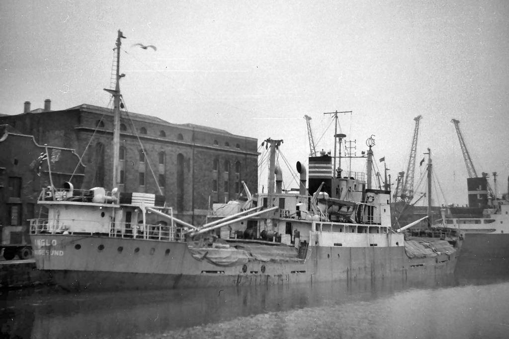 Anglo (26. 12. 1962) On Narrow Quay Waiting For A_ Berth